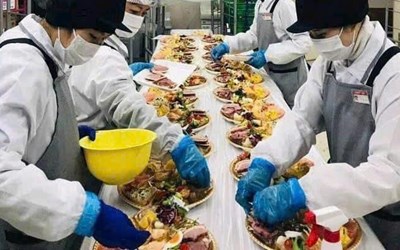 TUYỂN 05 NỮ CHẾ BIẾN THỰC PHẨM ( đồ ăn sẵn,..)