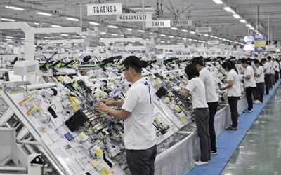 CẦN 1 NAM HOẶC 1 NỮ  sản xuất chế tạo 