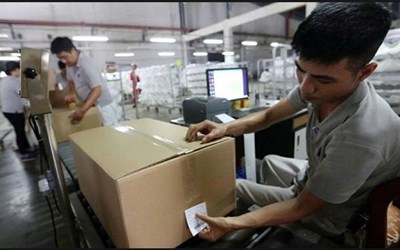 TUYỂN 02 CÔNG NHÂN KHO( sắp xếp, lấy hàng, đóng gói,...)