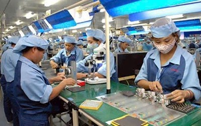 TUYỂN 04 NỮ SẢN XUẤT KIỂM TRA LINH KIỆN